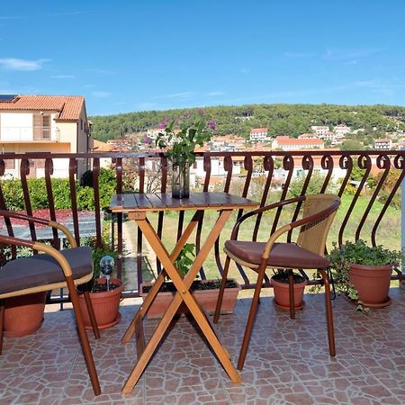 Apartments Draganic Jelsa  Luaran gambar