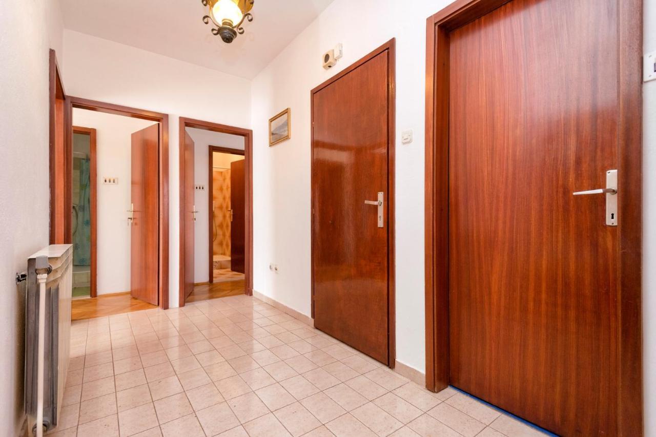 Apartments Draganic Jelsa  Luaran gambar