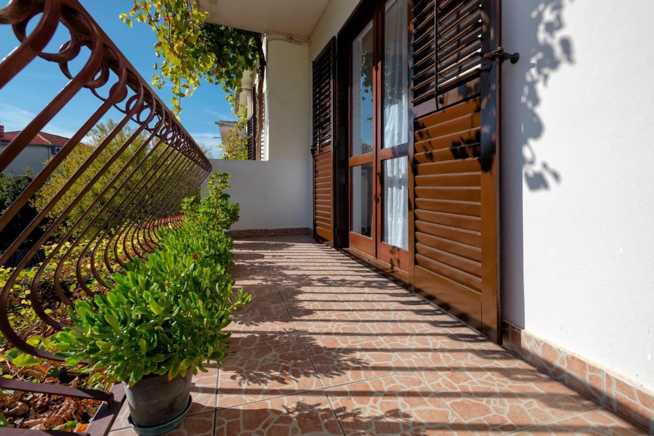 Apartments Draganic Jelsa  Luaran gambar